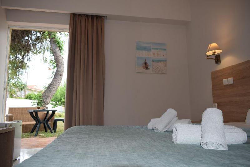 Marzi Beach And Bungalows Hotel Kokkónion Buitenkant foto