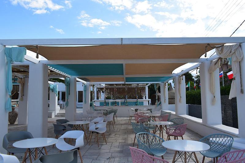 Marzi Beach And Bungalows Hotel Kokkónion Buitenkant foto