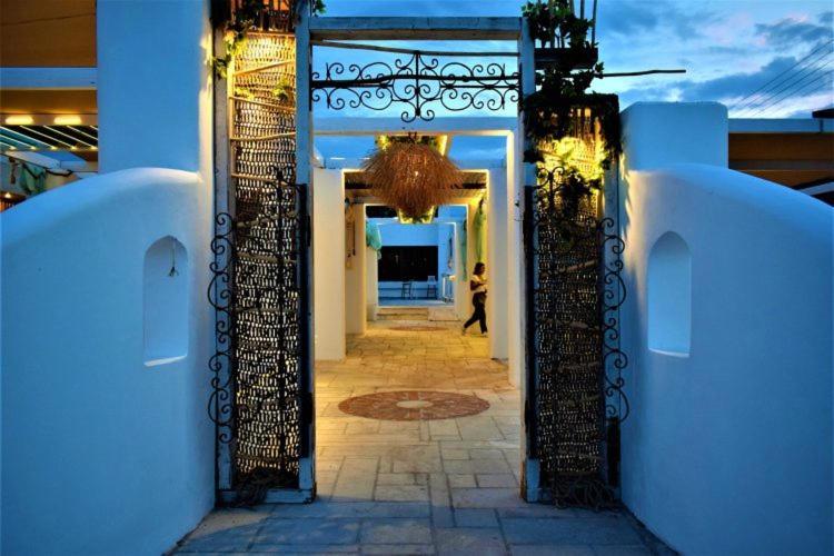 Marzi Beach And Bungalows Hotel Kokkónion Buitenkant foto