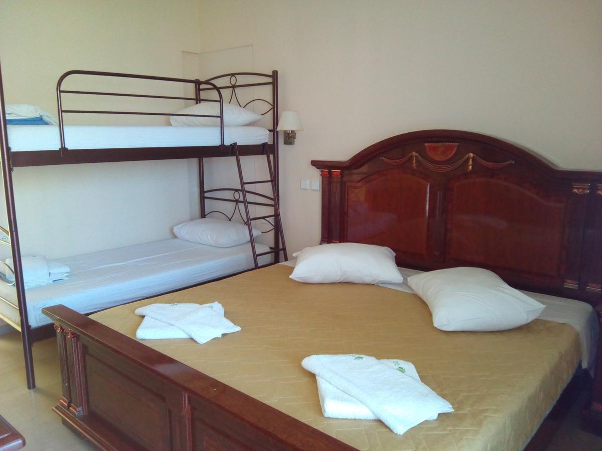 Marzi Beach And Bungalows Hotel Kokkónion Kamer foto