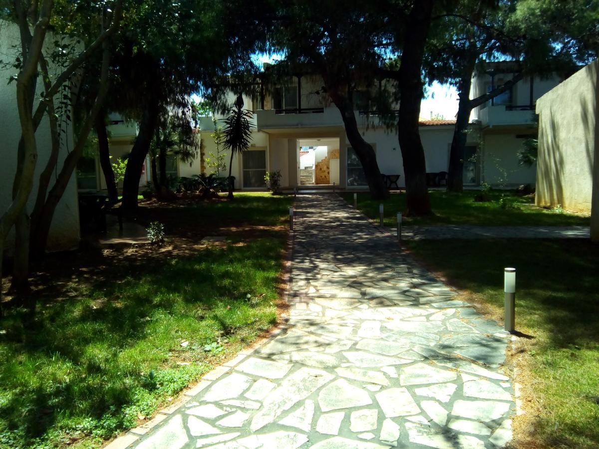 Marzi Beach And Bungalows Hotel Kokkónion Buitenkant foto