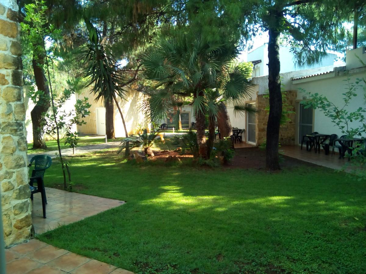 Marzi Beach And Bungalows Hotel Kokkónion Buitenkant foto