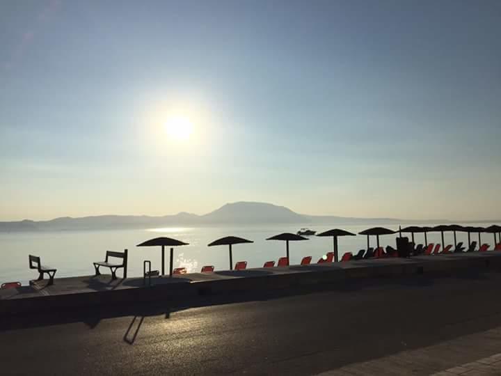 Marzi Beach And Bungalows Hotel Kokkónion Buitenkant foto