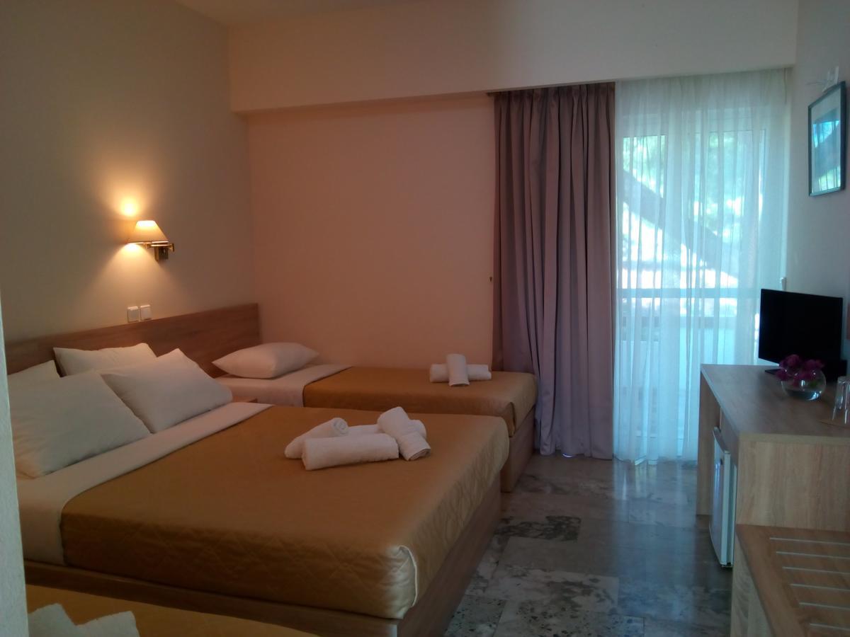 Marzi Beach And Bungalows Hotel Kokkónion Buitenkant foto